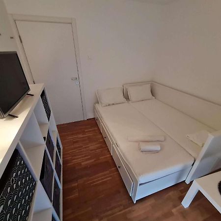 Apartmani Lovre I Zara מראה חיצוני תמונה