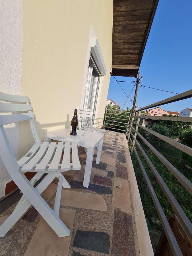 Apartmani Lovre I Zara מראה חיצוני תמונה