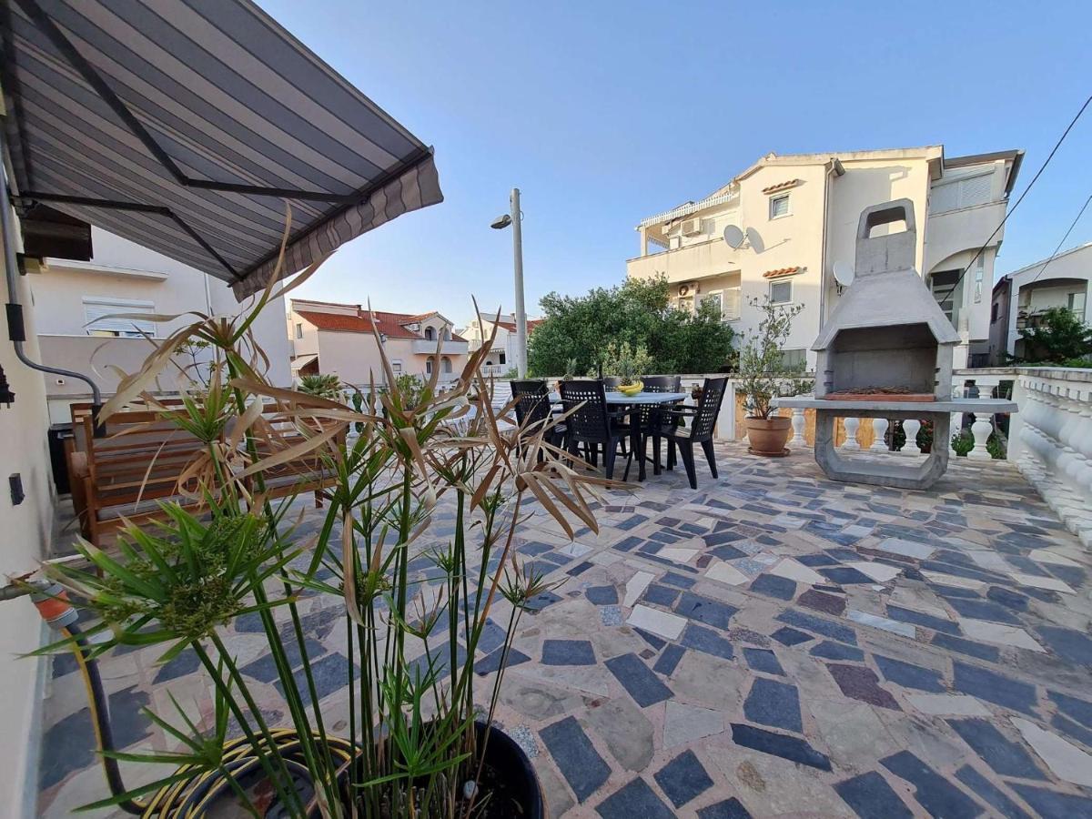 Apartmani Lovre I Zara מראה חיצוני תמונה