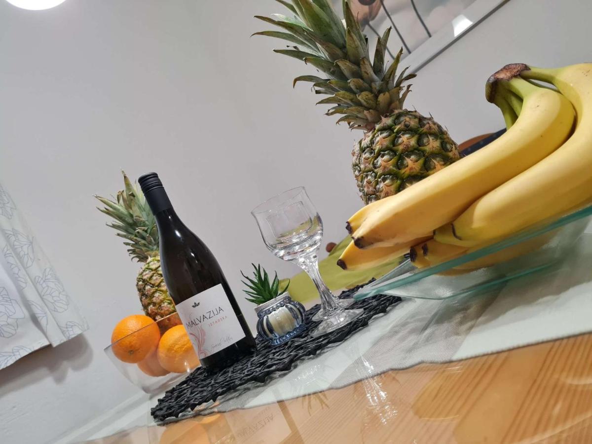 Apartmani Lovre I Zara מראה חיצוני תמונה