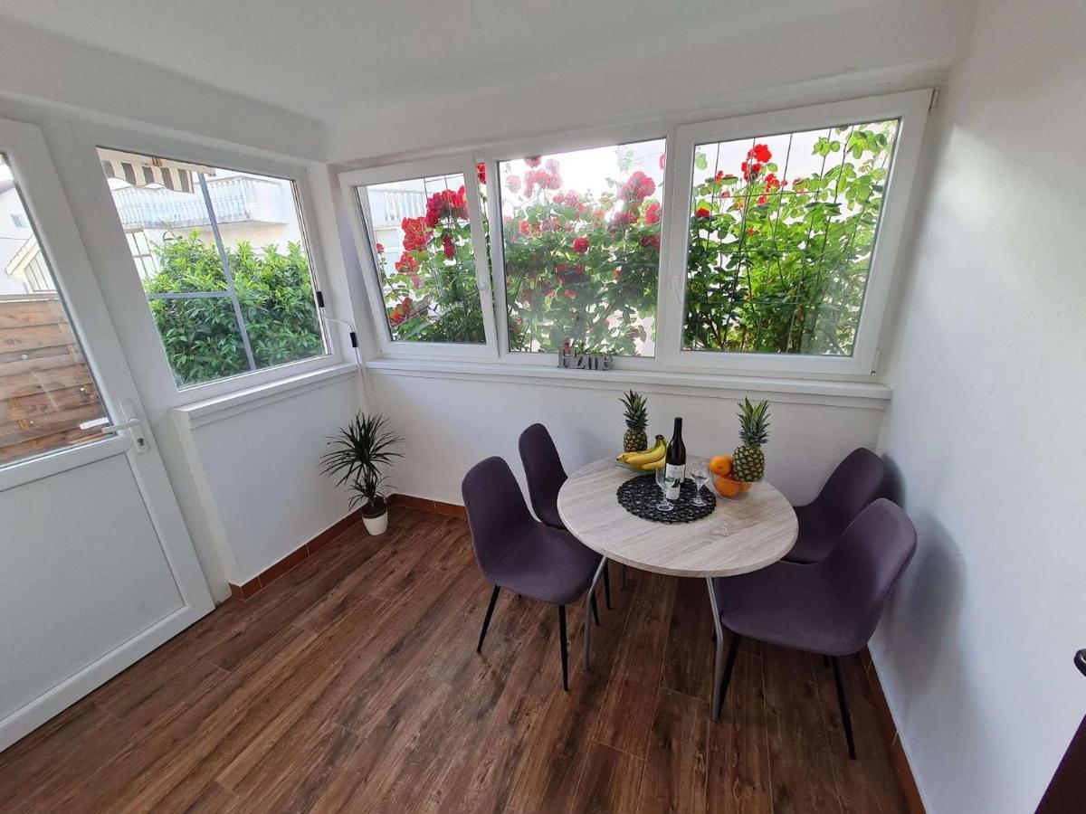 Apartmani Lovre I Zara מראה חיצוני תמונה