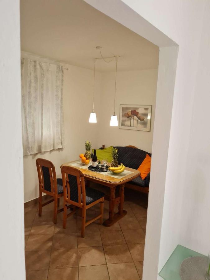 Apartmani Lovre I Zara מראה חיצוני תמונה