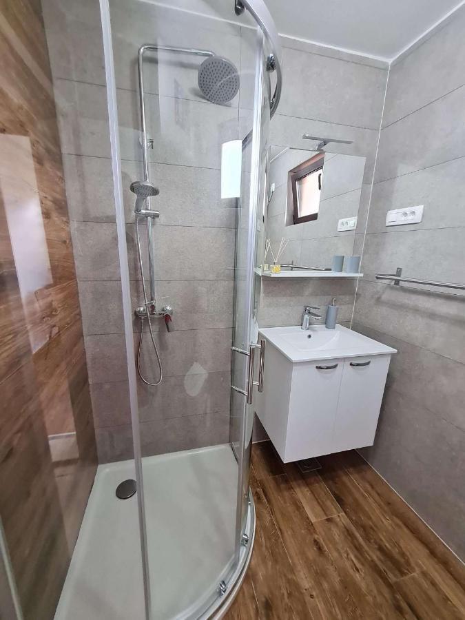 Apartmani Lovre I Zara מראה חיצוני תמונה