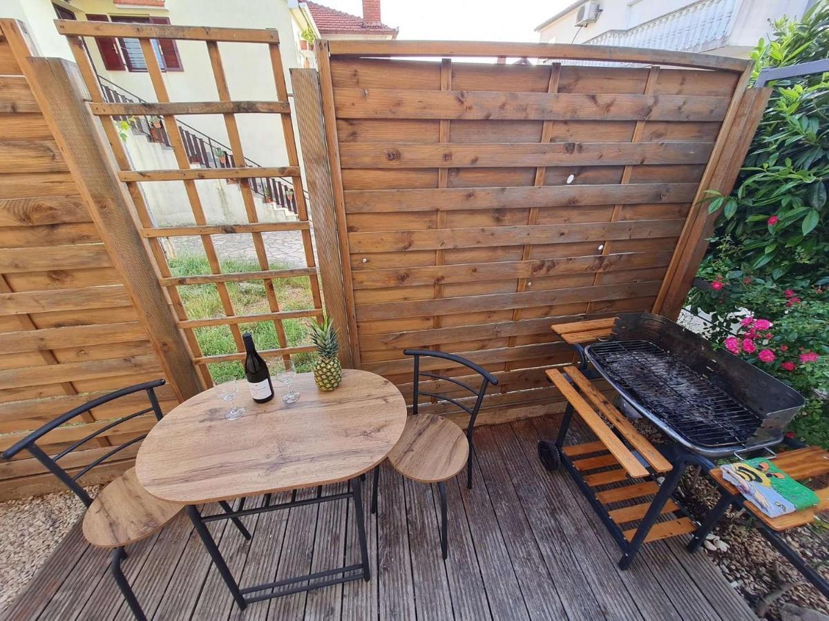 Apartmani Lovre I Zara מראה חיצוני תמונה