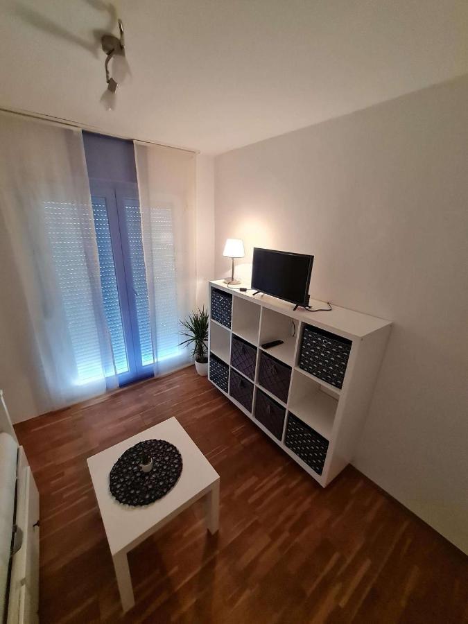 Apartmani Lovre I Zara מראה חיצוני תמונה
