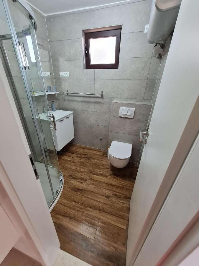 Apartmani Lovre I Zara מראה חיצוני תמונה