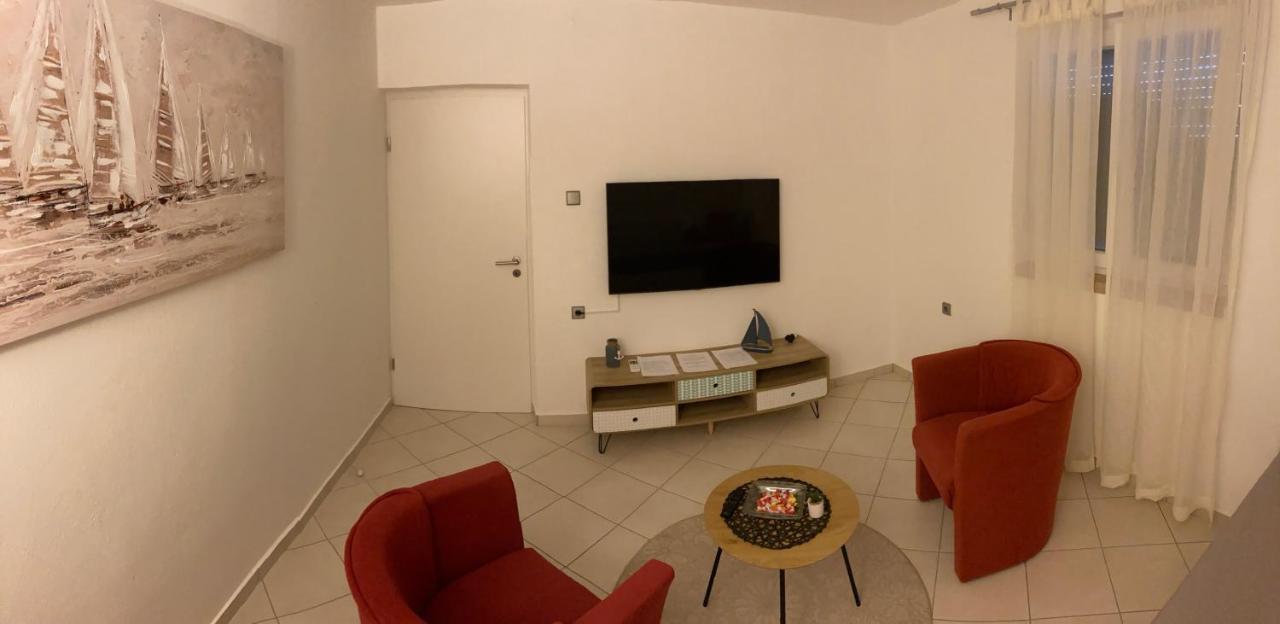 Apartmani Lovre I Zara מראה חיצוני תמונה