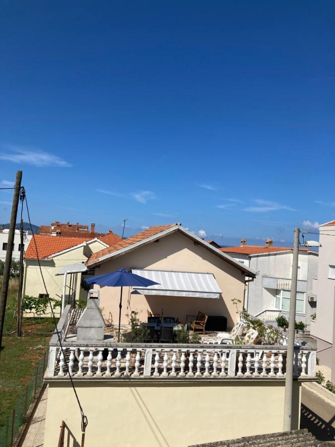 Apartmani Lovre I Zara מראה חיצוני תמונה